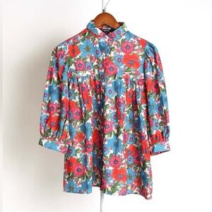 Smythe Shirred Pocket Blouse size Small Floral Button Up